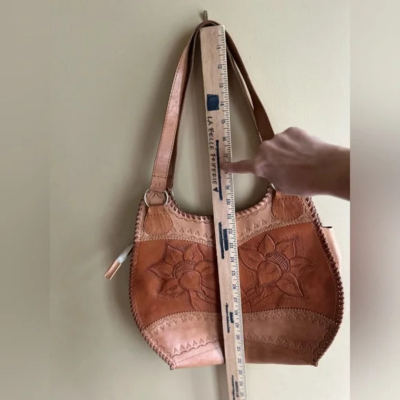 Tooled leather shoulder bag - Picture 13 of 14